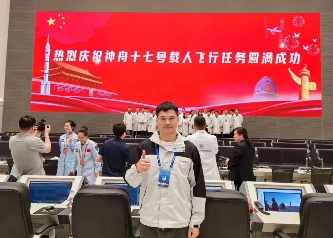 神舟十九号发射圆满成功，中国航天又见大红屏！