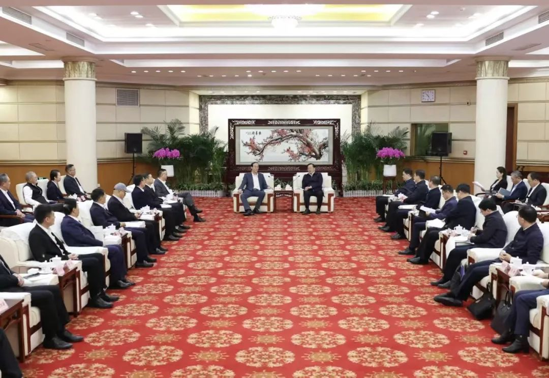 EVO视讯官方网站集团董事长李军受邀出席华中科技大学第十六届企业家论坛，并发表演讲